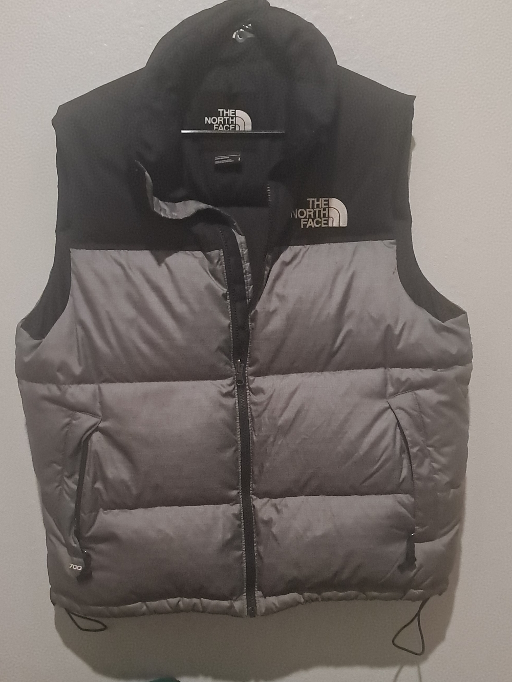 The North Face Men’s Black and Gray Puffer Vest